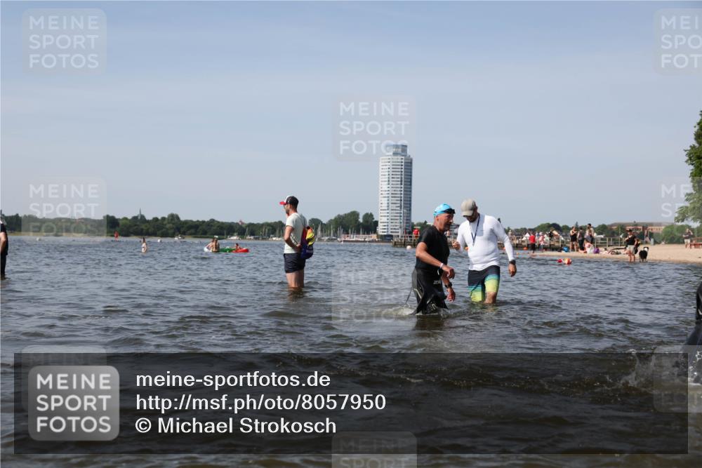 22.06.2025 - Viking Triathlon Michael Strokosch http://msf.ph/oto/8057950 22.06.2025 10:39:54 Schwimmen 283, 423, 437, 518 meine-sportfotos.de