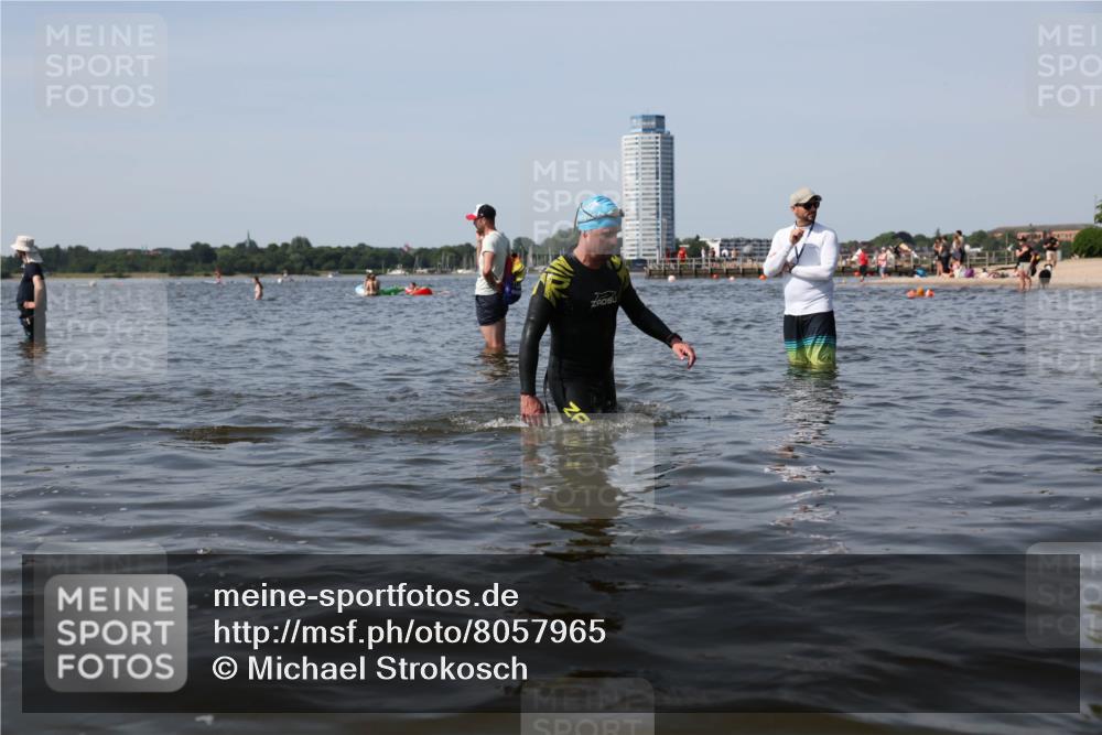 22.06.2025 - Viking Triathlon Michael Strokosch http://msf.ph/oto/8057965 22.06.2025 10:40:03 Schwimmen 248, 283, 437, 538 meine-sportfotos.de