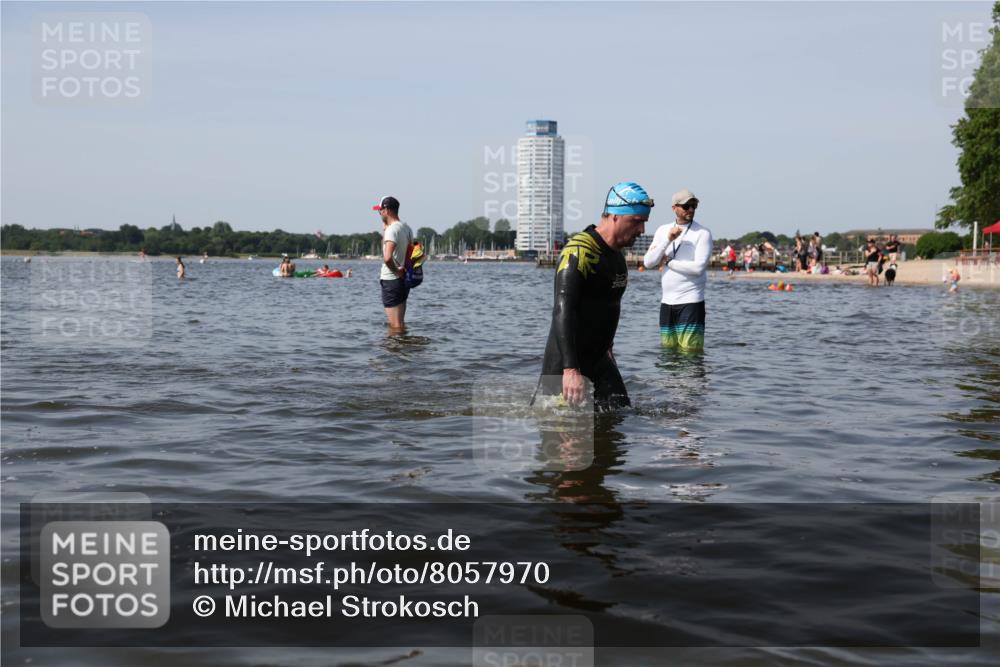 22.06.2025 - Viking Triathlon Michael Strokosch http://msf.ph/oto/8057970 22.06.2025 10:40:04 Schwimmen 248, 283, 538 meine-sportfotos.de
