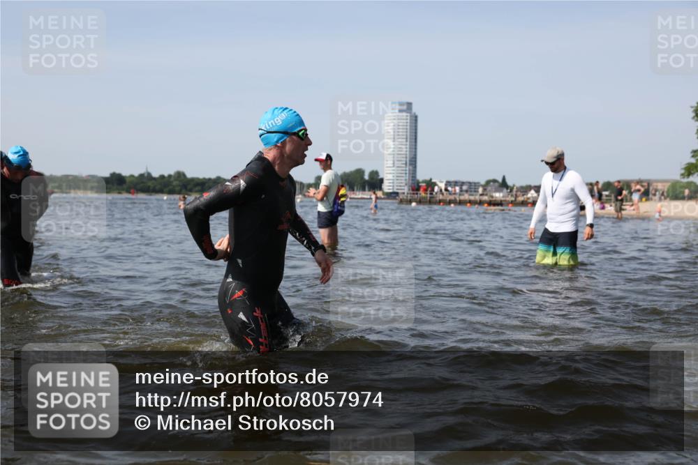 22.06.2025 - Viking Triathlon Michael Strokosch http://msf.ph/oto/8057974 22.06.2025 10:37:43 Schwimmen 21, 141, 163, 177, 187, 245, 396, 411, 433, 506, 614, 619, 639, 645 meine-sportfotos.de