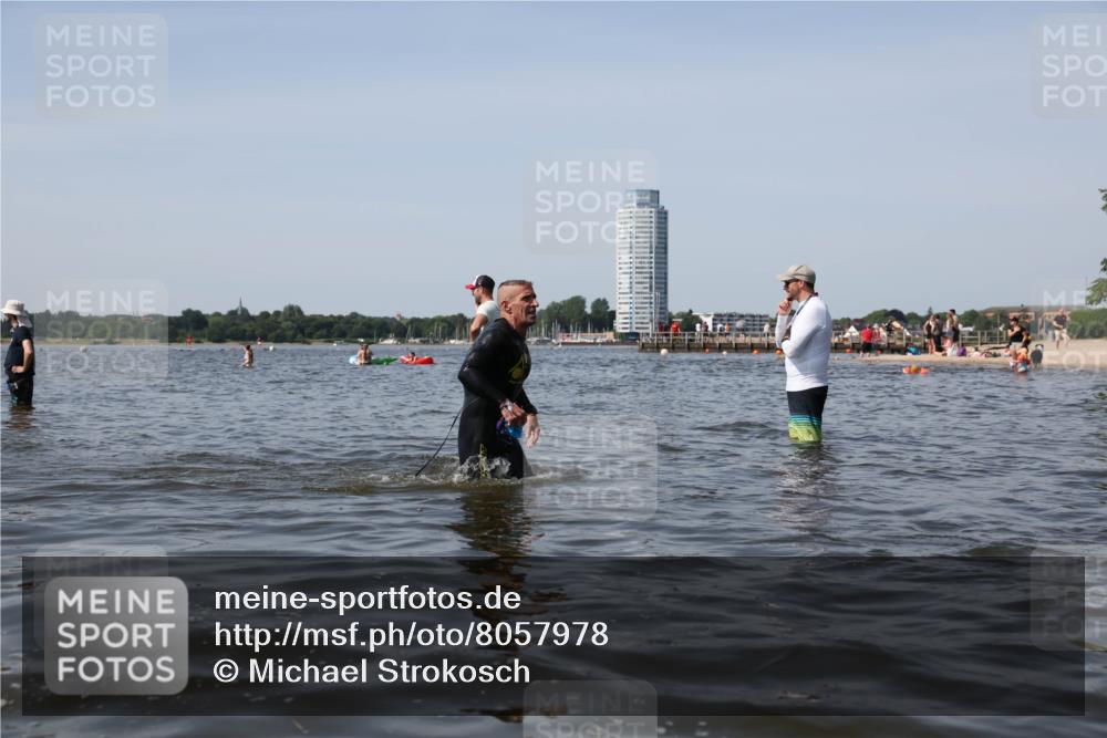 22.06.2025 - Viking Triathlon Michael Strokosch http://msf.ph/oto/8057978 22.06.2025 10:40:08 Schwimmen 248, 283, 379, 394, 538, 553 meine-sportfotos.de