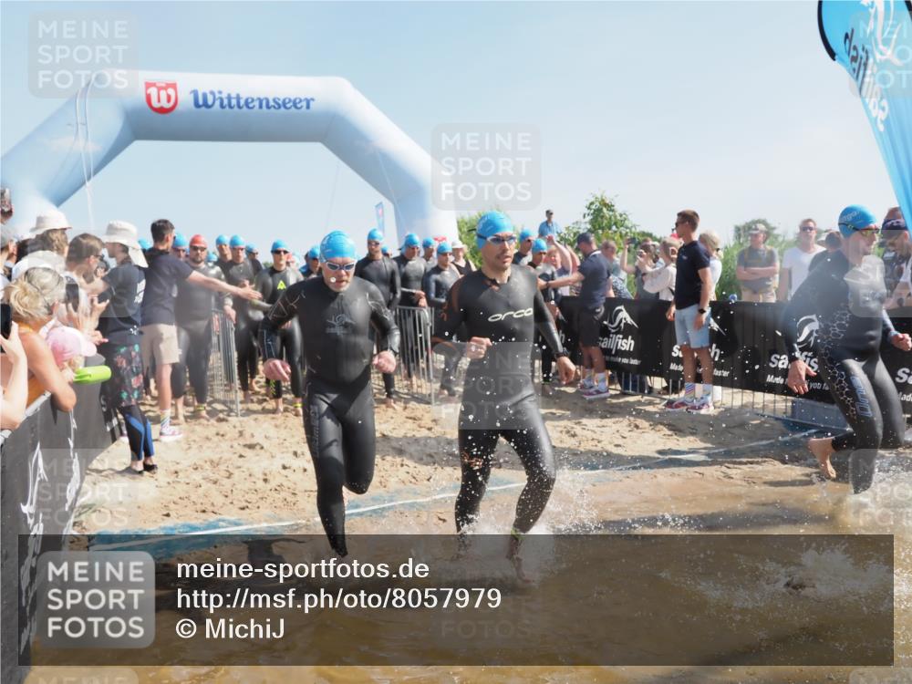 22.06.2025 - Viking Triathlon MichiJ http://msf.ph/oto/8057979 22.06.2025 10:01:12 Schwimmen 12, 53, 63, 131, 147, 173, 214, 294, 330, 341, 350, 443, 444, 458, 488 meine-sportfotos.de