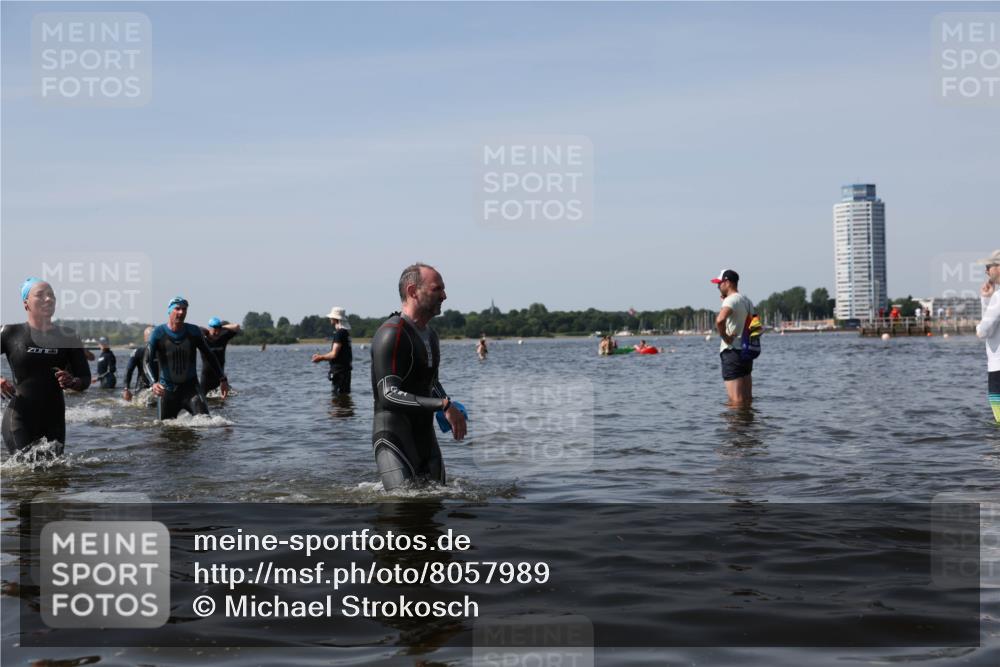 22.06.2025 - Viking Triathlon Michael Strokosch http://msf.ph/oto/8057989 22.06.2025 10:40:14 Schwimmen 248, 375, 379, 385, 394, 487, 517, 538, 553 meine-sportfotos.de
