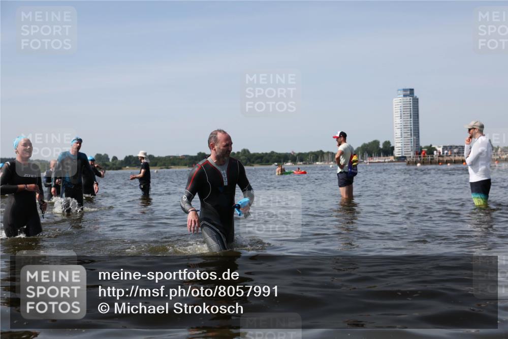 22.06.2025 - Viking Triathlon Michael Strokosch http://msf.ph/oto/8057991 22.06.2025 10:40:14 Schwimmen 248, 375, 379, 385, 394, 487, 517, 538, 553 meine-sportfotos.de