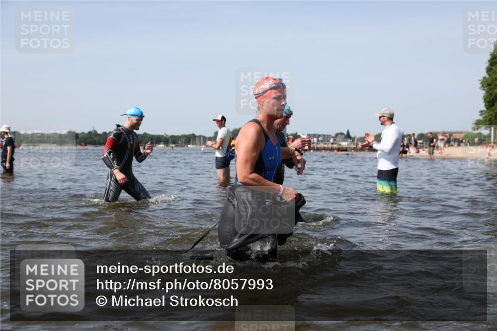 22.06.2025 - Viking Triathlon Michael Strokosch http://msf.ph/oto/8057993 22.06.2025 10:37:45 Schwimmen 141, 163, 177, 245, 335, 396, 411, 433, 506, 614, 619, 639, 645 meine-sportfotos.de