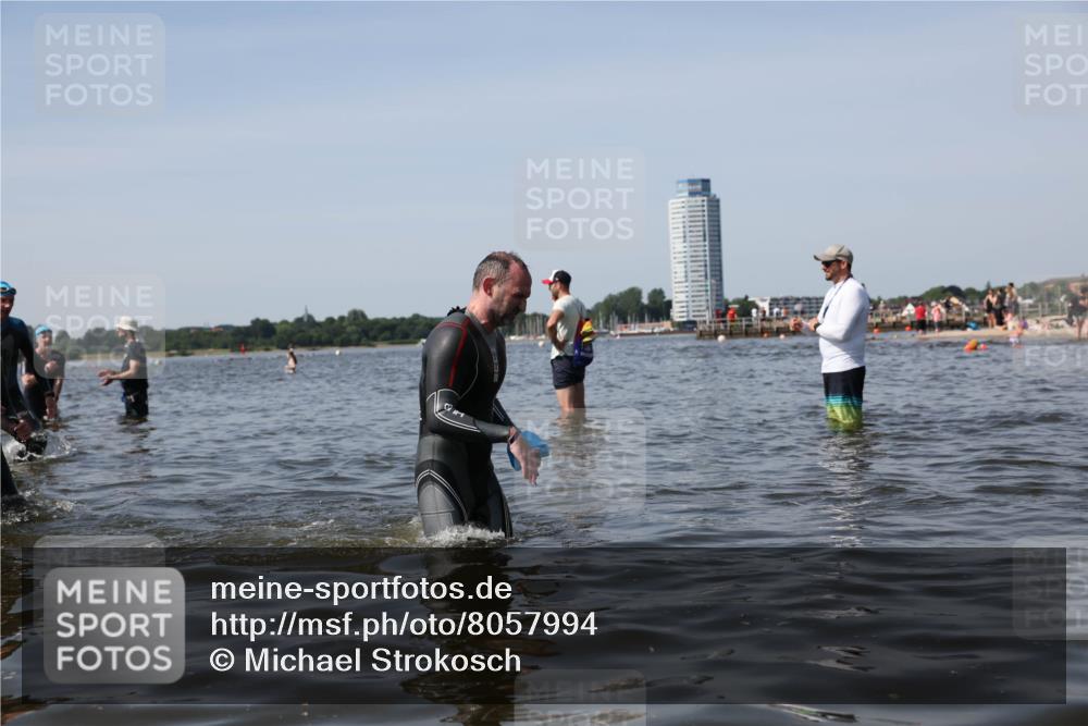 22.06.2025 - Viking Triathlon Michael Strokosch http://msf.ph/oto/8057994 22.06.2025 10:40:15 Schwimmen 248, 375, 379, 385, 394, 487, 517, 538, 553 meine-sportfotos.de