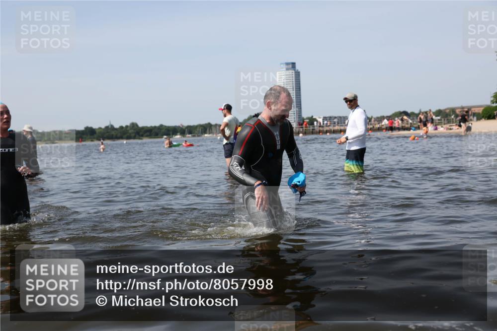 22.06.2025 - Viking Triathlon Michael Strokosch http://msf.ph/oto/8057998 22.06.2025 10:40:16 Schwimmen 248, 375, 379, 385, 394, 487, 517, 538, 553 meine-sportfotos.de