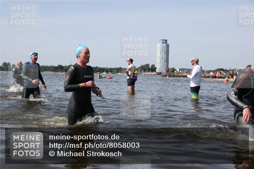 22.06.2025 - Viking Triathlon Michael Strokosch http://msf.ph/oto/8058003 22.06.2025 10:40:17 Schwimmen 248, 375, 379, 385, 394, 487, 517, 553 meine-sportfotos.de