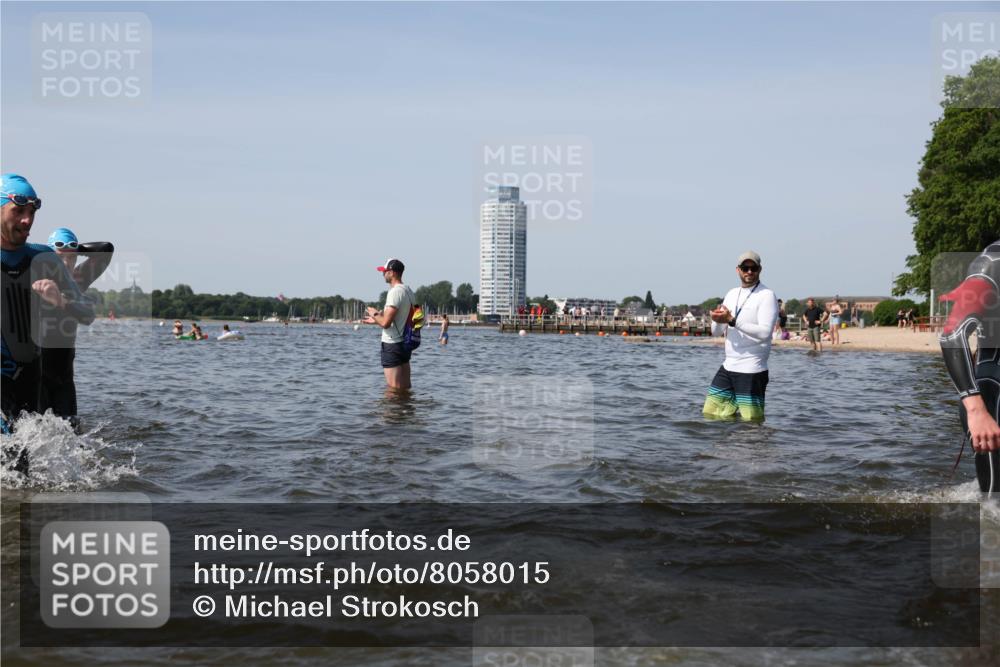 22.06.2025 - Viking Triathlon Michael Strokosch http://msf.ph/oto/8058015 22.06.2025 10:37:49 Schwimmen 146, 177, 245, 335, 396, 411, 433, 506, 614, 619, 645 meine-sportfotos.de