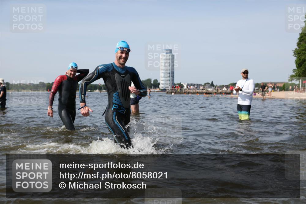 22.06.2025 - Viking Triathlon Michael Strokosch http://msf.ph/oto/8058021 22.06.2025 10:37:50 Schwimmen 146, 245, 335, 396, 411, 433, 506, 614, 619, 645 meine-sportfotos.de