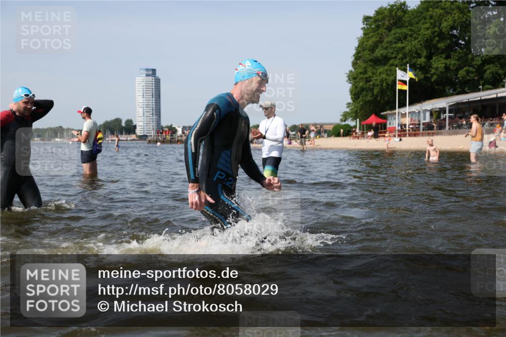 22.06.2025 - Viking Triathlon Michael Strokosch http://msf.ph/oto/8058029 22.06.2025 10:37:51 Schwimmen 146, 335, 396, 411, 433, 506, 619, 645 meine-sportfotos.de