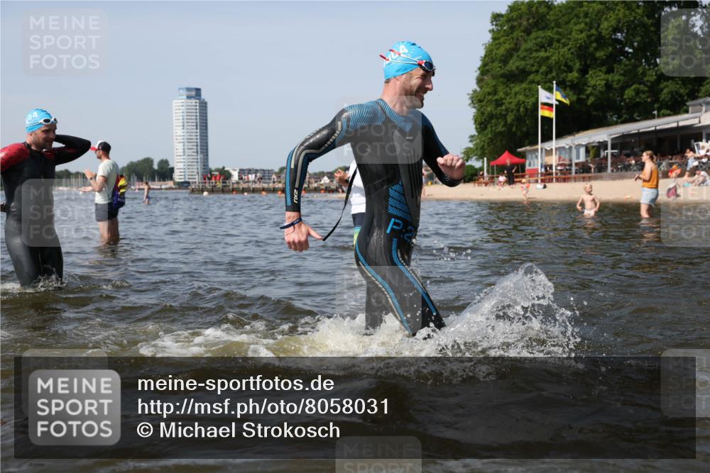 22.06.2025 - Viking Triathlon Michael Strokosch http://msf.ph/oto/8058031 22.06.2025 10:37:51 Schwimmen 146, 335, 396, 411, 433, 506, 619, 645 meine-sportfotos.de
