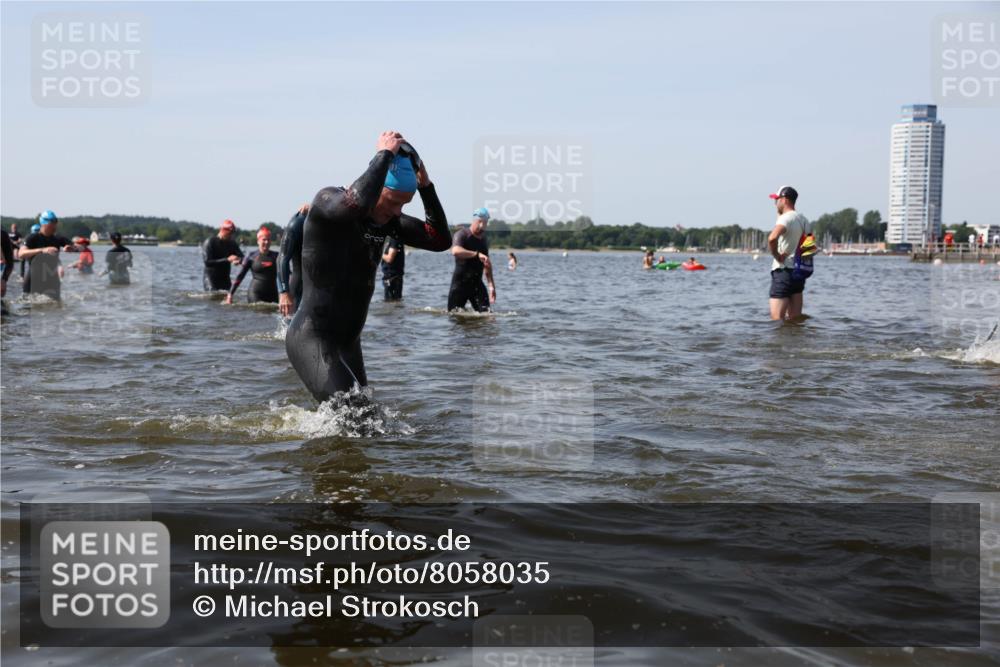 22.06.2025 - Viking Triathlon Michael Strokosch http://msf.ph/oto/8058035 22.06.2025 10:40:23 Schwimmen 44, 228, 254, 275, 291, 375, 379, 385, 394, 487, 511, 514, 517, 553, 556 meine-sportfotos.de