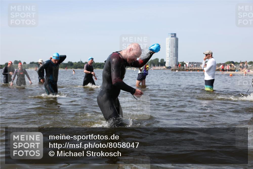 22.06.2025 - Viking Triathlon Michael Strokosch http://msf.ph/oto/8058047 22.06.2025 10:40:25 Schwimmen 44, 228, 254, 275, 291, 375, 379, 385, 394, 487, 511, 514, 517, 553, 556, 644 meine-sportfotos.de