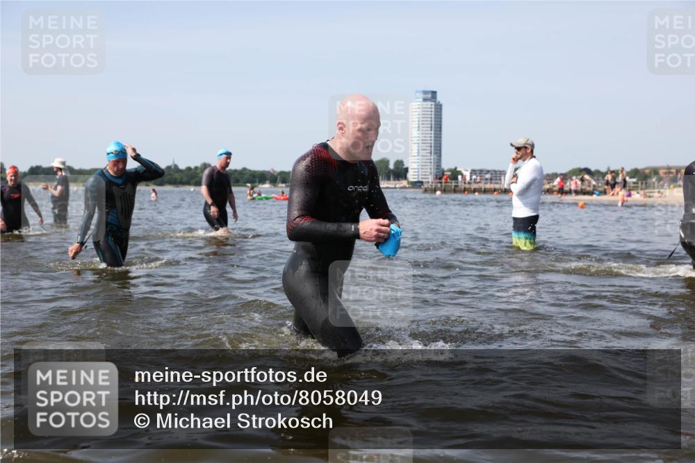 22.06.2025 - Viking Triathlon Michael Strokosch http://msf.ph/oto/8058049 22.06.2025 10:40:25 Schwimmen 44, 228, 254, 275, 291, 375, 379, 385, 394, 487, 511, 514, 517, 553, 556, 644 meine-sportfotos.de