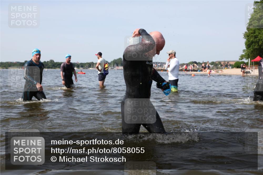 22.06.2025 - Viking Triathlon Michael Strokosch http://msf.ph/oto/8058055 22.06.2025 10:40:25 Schwimmen 44, 228, 254, 275, 291, 375, 379, 385, 394, 487, 511, 514, 517, 553, 556, 644 meine-sportfotos.de
