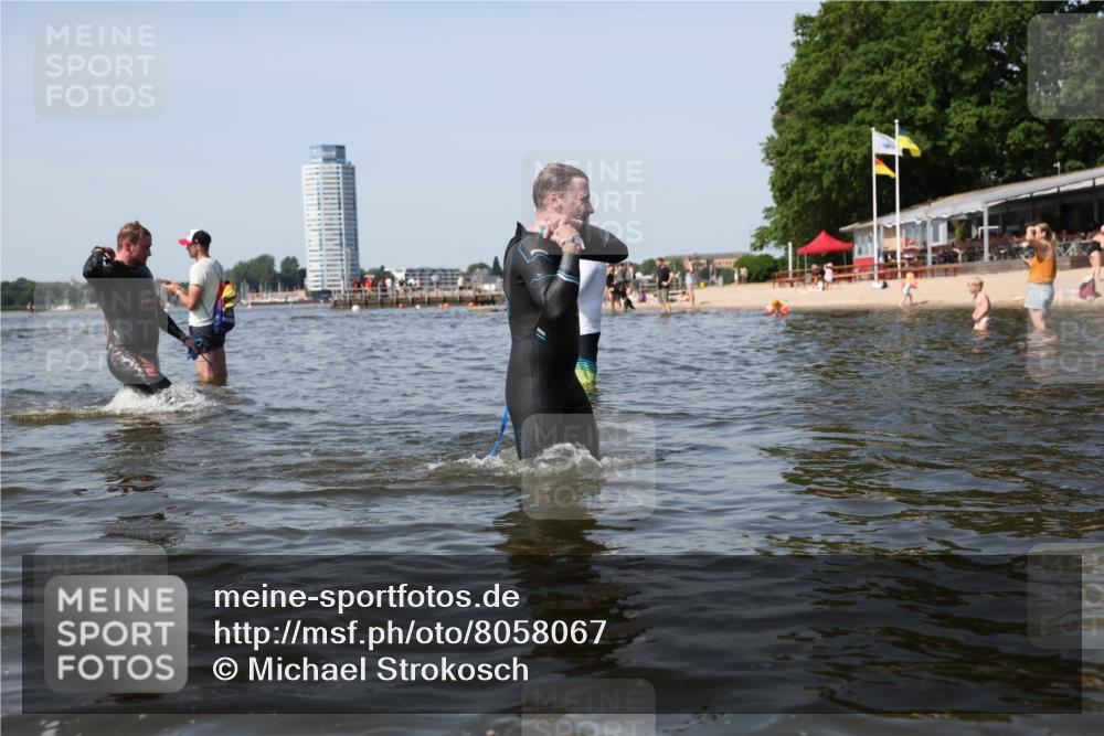 22.06.2025 - Viking Triathlon Michael Strokosch http://msf.ph/oto/8058067 22.06.2025 10:38:06 Schwimmen 61, 72, 146, 179, 191, 335 meine-sportfotos.de
