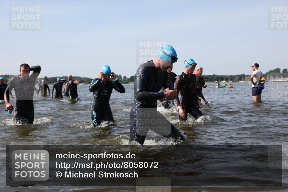 22.06.2025 - Viking Triathlon Michael Strokosch http://msf.ph/oto/8058072 22.06.2025 10:40:29 Schwimmen 44, 228, 239, 254, 275, 291, 325, 375, 379, 385, 487, 511, 514, 517, 556, 644, 657 meine-sportfotos.de