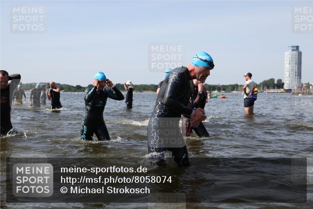 22.06.2025 - Viking Triathlon Michael Strokosch http://msf.ph/oto/8058074 22.06.2025 10:40:29 Schwimmen 44, 228, 239, 254, 275, 291, 325, 375, 379, 385, 487, 511, 514, 517, 556, 644, 657 meine-sportfotos.de
