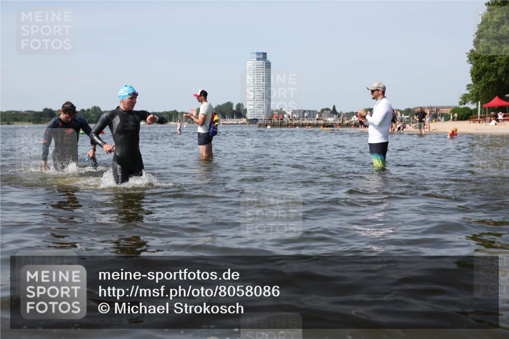 22.06.2025 - Viking Triathlon Michael Strokosch http://msf.ph/oto/8058086 22.06.2025 10:38:11 Schwimmen 61, 72, 89, 179, 191, 209, 447 meine-sportfotos.de