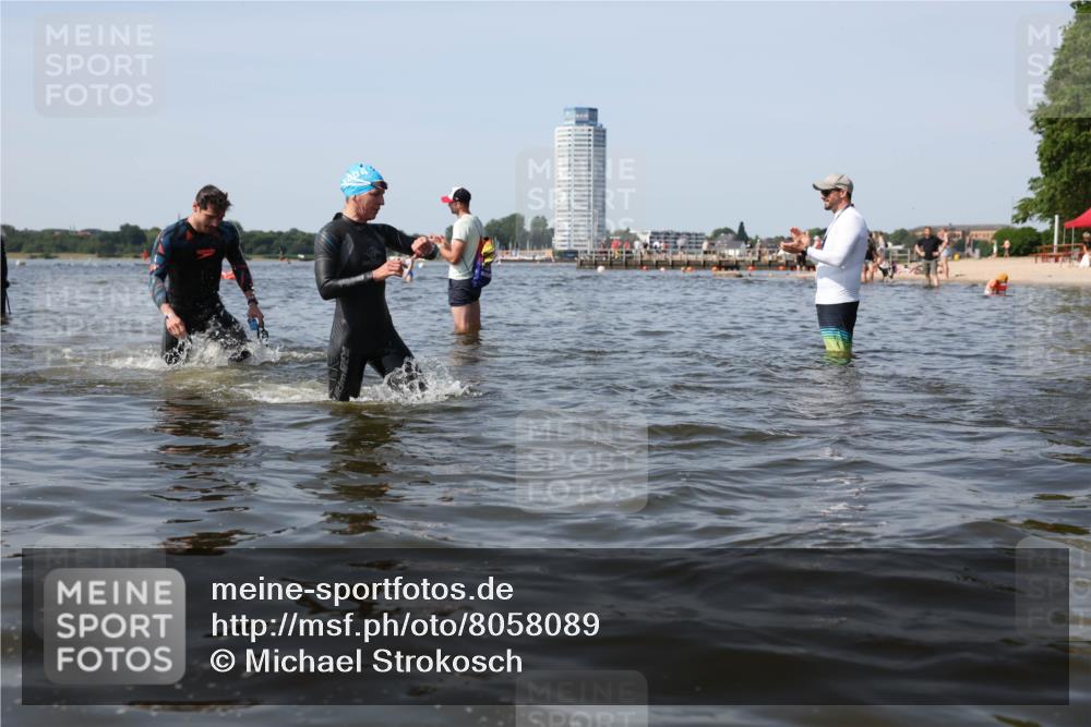 22.06.2025 - Viking Triathlon Michael Strokosch http://msf.ph/oto/8058089 22.06.2025 10:38:11 Schwimmen 61, 72, 89, 179, 191, 209, 447 meine-sportfotos.de
