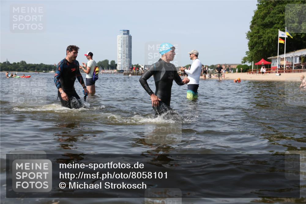 22.06.2025 - Viking Triathlon Michael Strokosch http://msf.ph/oto/8058101 22.06.2025 10:38:13 Schwimmen 61, 72, 89, 179, 191, 209, 447, 662 meine-sportfotos.de