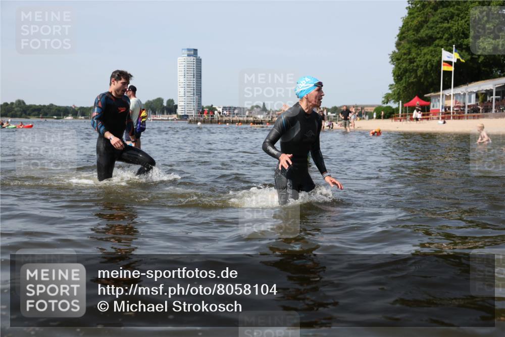 22.06.2025 - Viking Triathlon Michael Strokosch http://msf.ph/oto/8058104 22.06.2025 10:38:13 Schwimmen 61, 72, 89, 179, 191, 209, 447, 662 meine-sportfotos.de
