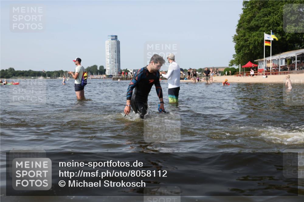 22.06.2025 - Viking Triathlon Michael Strokosch http://msf.ph/oto/8058112 22.06.2025 10:38:14 Schwimmen 61, 72, 89, 179, 191, 209, 447, 662 meine-sportfotos.de