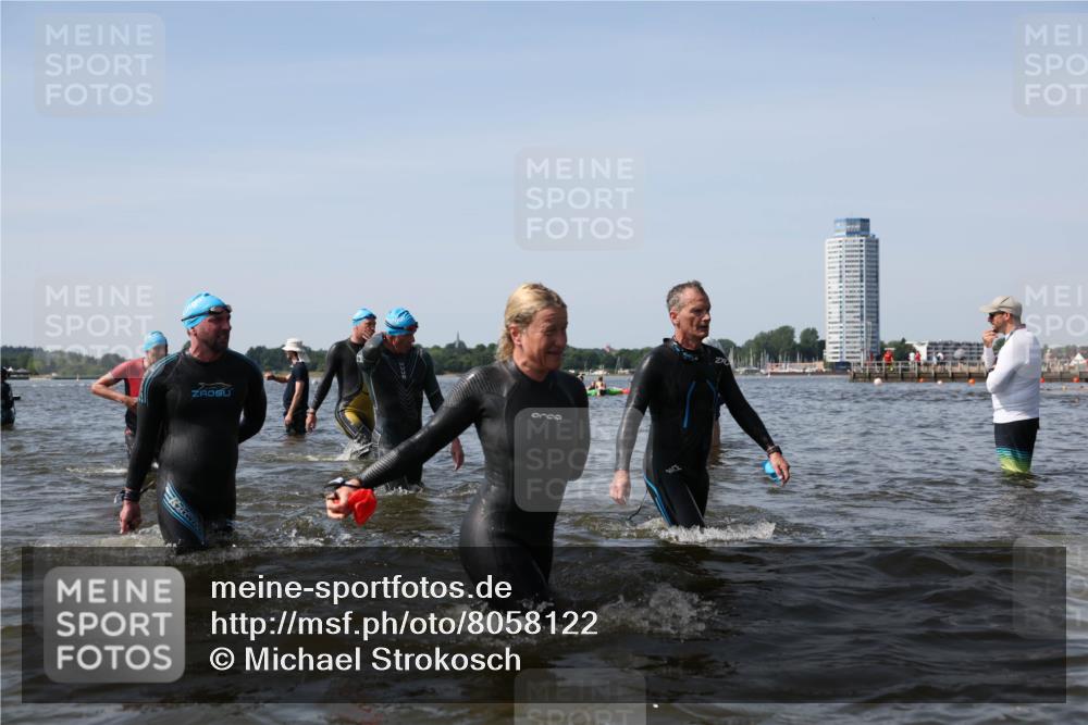 22.06.2025 - Viking Triathlon Michael Strokosch http://msf.ph/oto/8058122 22.06.2025 10:40:39 Schwimmen 44, 228, 235, 239, 254, 266, 275, 291, 325, 361, 462, 511, 514, 530, 556, 644, 655, 657 meine-sportfotos.de