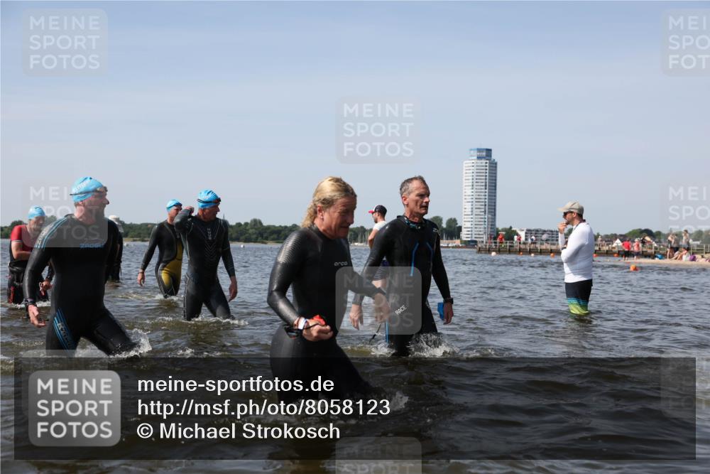 22.06.2025 - Viking Triathlon Michael Strokosch http://msf.ph/oto/8058123 22.06.2025 10:40:39 Schwimmen 44, 228, 235, 239, 254, 266, 275, 291, 325, 361, 462, 511, 514, 530, 556, 644, 655, 657 meine-sportfotos.de