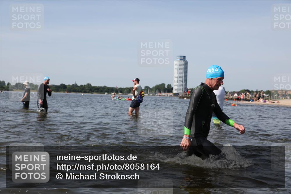 22.06.2025 - Viking Triathlon Michael Strokosch http://msf.ph/oto/8058164 22.06.2025 10:40:53 Schwimmen 59, 235, 266, 361, 389, 397, 462, 530 meine-sportfotos.de