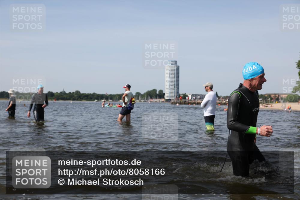 22.06.2025 - Viking Triathlon Michael Strokosch http://msf.ph/oto/8058166 22.06.2025 10:40:54 Schwimmen 59, 266, 361, 389, 397, 462, 530 meine-sportfotos.de