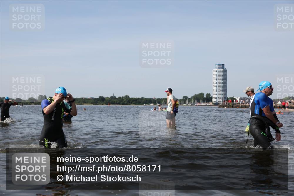 22.06.2025 - Viking Triathlon Michael Strokosch http://msf.ph/oto/8058171 22.06.2025 10:41:05 Schwimmen 153, 314, 389, 496, 631 meine-sportfotos.de