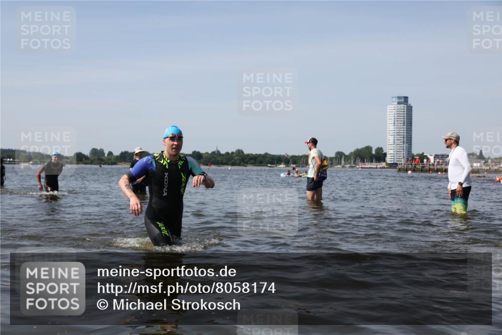 22.06.2025 - Viking Triathlon Michael Strokosch http://msf.ph/oto/8058174 22.06.2025 10:41:06 Schwimmen 153, 314, 389, 496, 631 meine-sportfotos.de