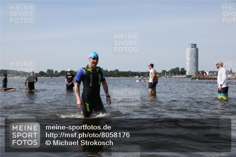 22.06.2025 - Viking Triathlon Michael Strokosch http://msf.ph/oto/8058176 22.06.2025 10:41:06 Schwimmen 153, 314, 389, 496, 631 meine-sportfotos.de