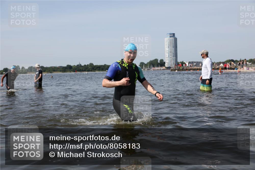22.06.2025 - Viking Triathlon Michael Strokosch http://msf.ph/oto/8058183 22.06.2025 10:41:07 Schwimmen 153, 314, 389, 496, 631 meine-sportfotos.de