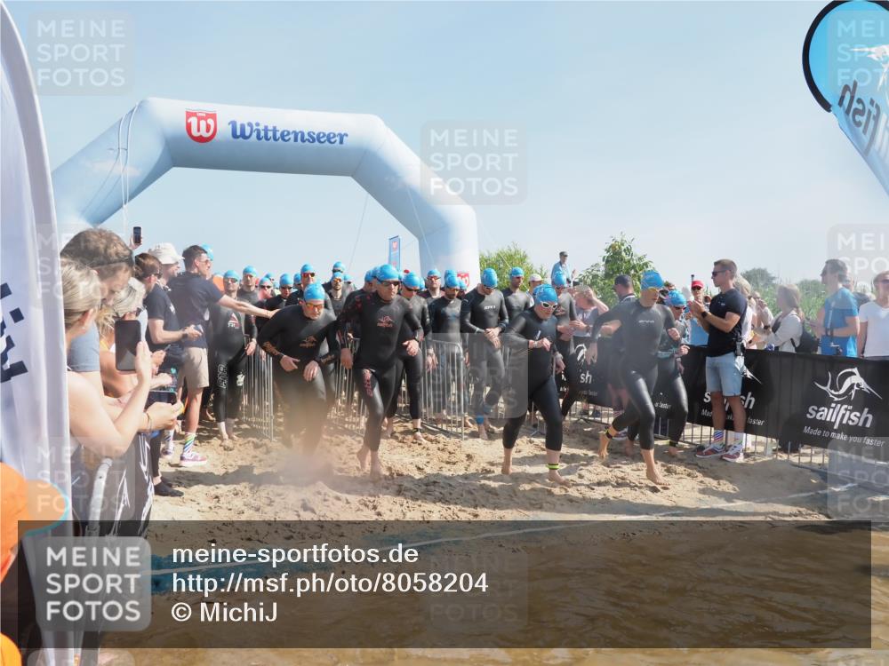 22.06.2025 - Viking Triathlon MichiJ http://msf.ph/oto/8058204 22.06.2025 10:02:11 Schwimmen 21, 107, 127, 137, 139, 149, 207, 247, 309, 365, 382, 387, 415, 492, 522 meine-sportfotos.de