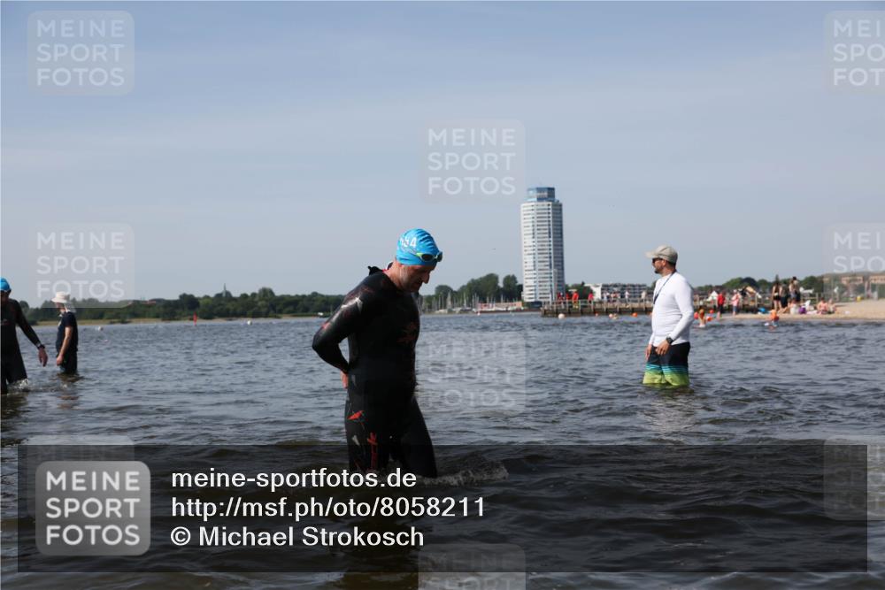 22.06.2025 - Viking Triathlon Michael Strokosch http://msf.ph/oto/8058211 22.06.2025 10:41:17 Schwimmen 54, 94, 153, 314, 376, 390, 496, 631 meine-sportfotos.de