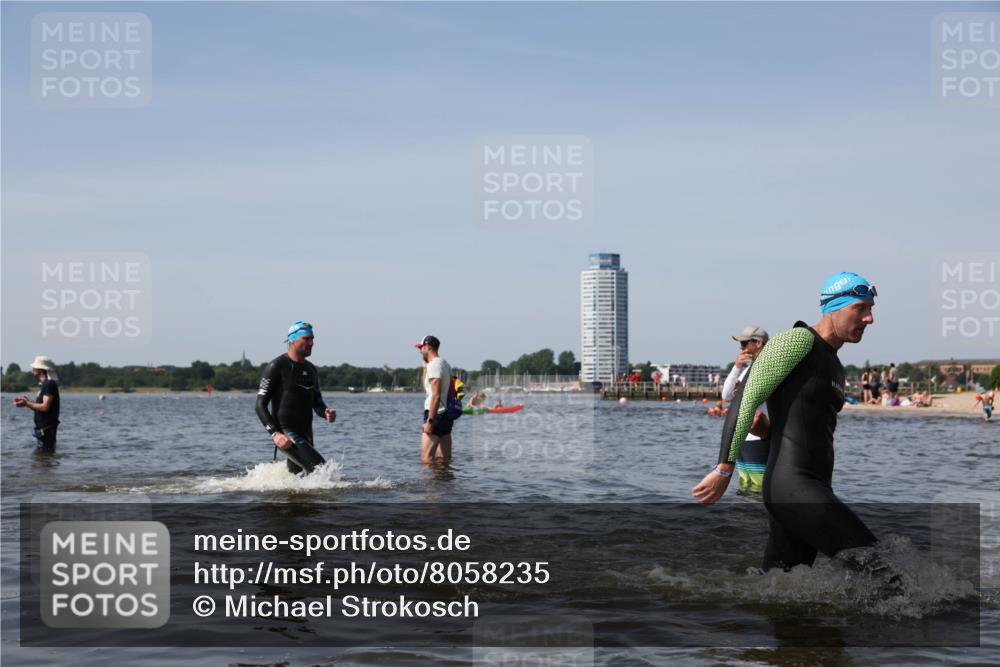 22.06.2025 - Viking Triathlon Michael Strokosch http://msf.ph/oto/8058235 22.06.2025 10:41:25 Schwimmen 54, 94, 376, 390, 505 meine-sportfotos.de