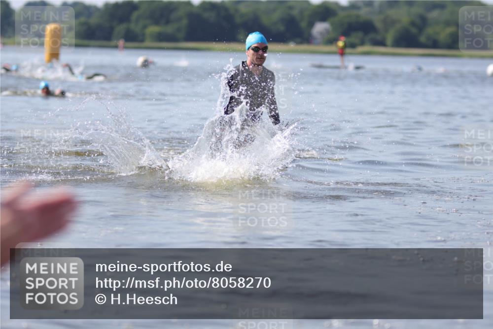 22.06.2025 - Viking Triathlon H.Heesch http://msf.ph/oto/8058270 22.06.2025 10:24:58 Schwimmen 4, 521 meine-sportfotos.de