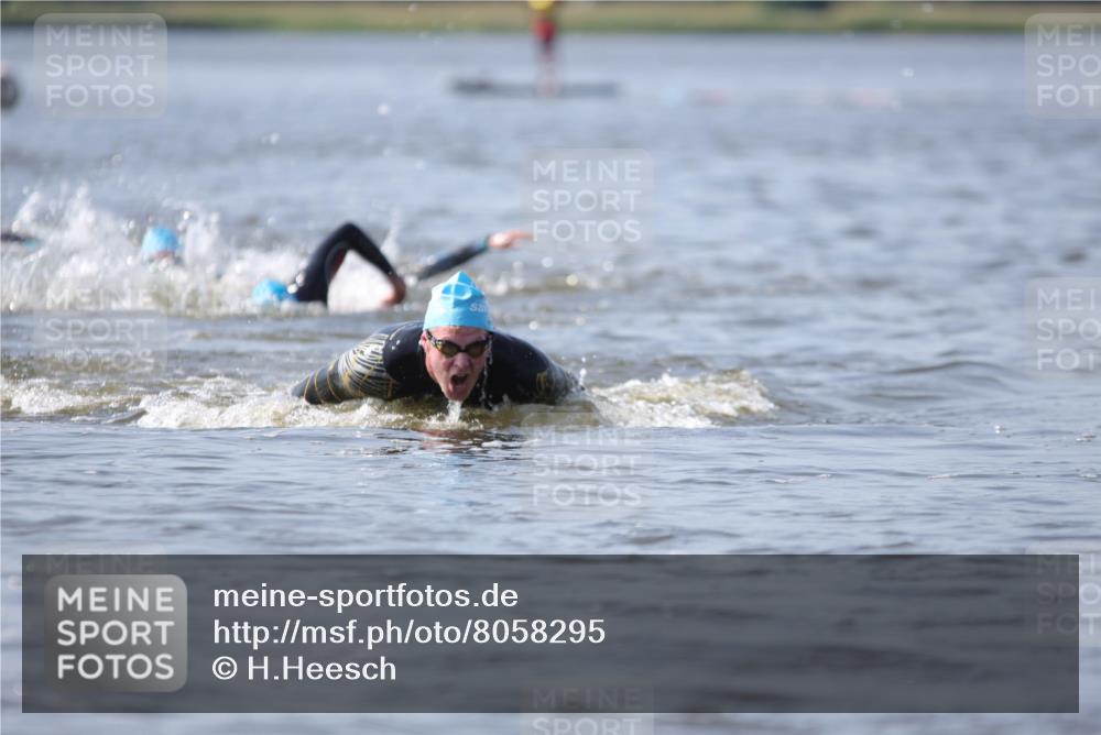 22.06.2025 - Viking Triathlon H.Heesch http://msf.ph/oto/8058295 22.06.2025 10:25:30 Schwimmen 2, 122, 420, 485, 544, 641 meine-sportfotos.de