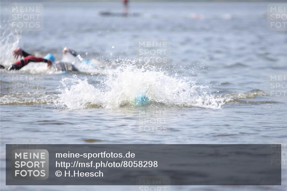 22.06.2025 - Viking Triathlon H.Heesch http://msf.ph/oto/8058298 22.06.2025 10:25:31 Schwimmen 2, 10, 122, 420, 455, 485, 544, 557, 641 meine-sportfotos.de