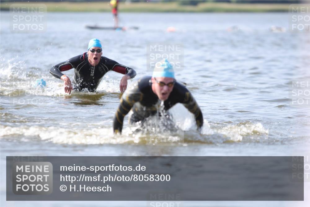 22.06.2025 - Viking Triathlon H.Heesch http://msf.ph/oto/8058300 22.06.2025 10:25:32 Schwimmen 2, 10, 420, 455, 485, 544, 557, 641 meine-sportfotos.de