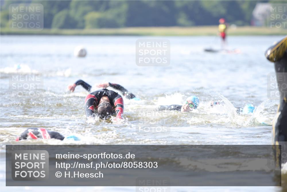 22.06.2025 - Viking Triathlon H.Heesch http://msf.ph/oto/8058303 22.06.2025 10:25:34 Schwimmen 2, 10, 420, 455, 485, 544, 557, 641 meine-sportfotos.de