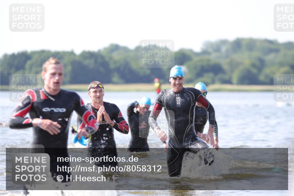 22.06.2025 - Viking Triathlon H.Heesch http://msf.ph/oto/8058312 22.06.2025 10:25:39 Schwimmen 2, 10, 420, 455, 485, 544, 557 meine-sportfotos.de