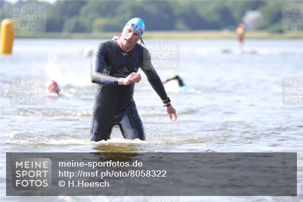 22.06.2025 - Viking Triathlon H.Heesch http://msf.ph/oto/8058322 22.06.2025 10:25:54 Schwimmen 10, 49, 455, 485, 544, 557, 617, 642 meine-sportfotos.de