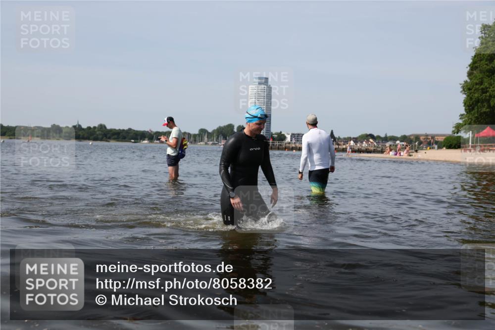22.06.2025 - Viking Triathlon Michael Strokosch http://msf.ph/oto/8058382 22.06.2025 10:48:38 Schwimmen 412, 494 meine-sportfotos.de