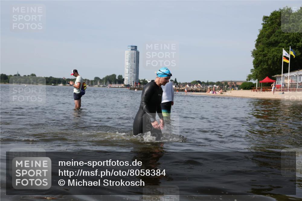 22.06.2025 - Viking Triathlon Michael Strokosch http://msf.ph/oto/8058384 22.06.2025 10:48:39 Schwimmen 412, 494 meine-sportfotos.de
