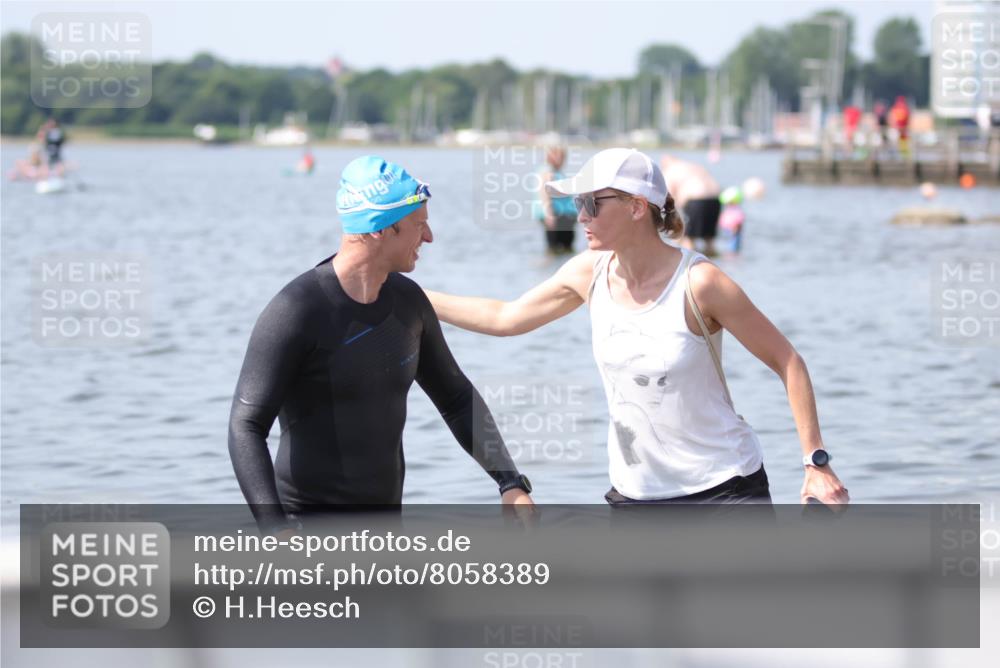 22.06.2025 - Viking Triathlon H.Heesch http://msf.ph/oto/8058389 22.06.2025 10:53:32 Schwimmen 201, 241 meine-sportfotos.de