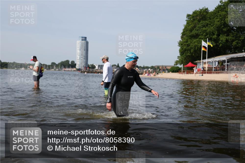 22.06.2025 - Viking Triathlon Michael Strokosch http://msf.ph/oto/8058390 22.06.2025 10:48:39 Schwimmen 412, 494 meine-sportfotos.de